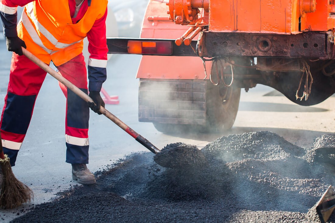 repair-of-roads-highways-and-sidewalks-patching-35RUZSQ.jpg
